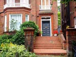 Puertas de Belsize Park casa de ladrillo